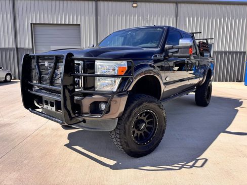 Used 2015 Ford F250 King Ranch w/ FX4 Off-Road Package AWD/4WD image 2