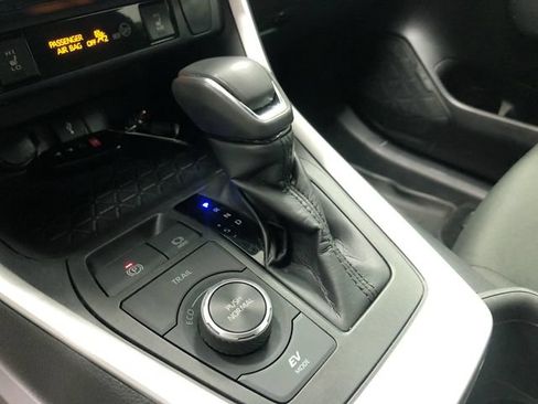Used 2022 Toyota RAV4 SE w/ Convenience Package AWD/4WD image 26