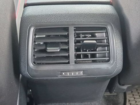 Used 2015 Volkswagen GTI SE FWD image 21