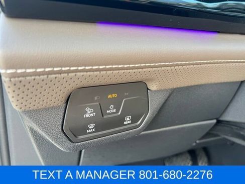 Used 2025 Volkswagen Atlas SEL AWD/4WD image 15