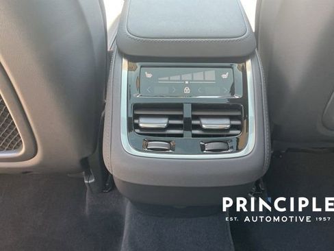Certified 2025 Volvo XC90 B5 Plus image 33