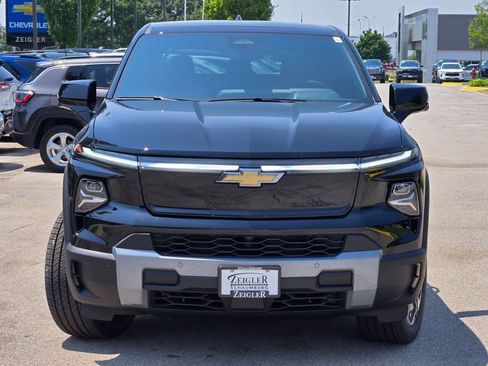 New 2026 Chevrolet Silverado EV LT image 2