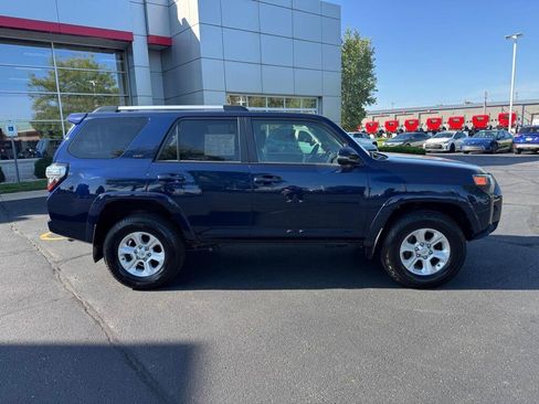 Used 2022 Toyota 4Runner SR5 Premium w/ Moonroof Package AWD/4WD image 2