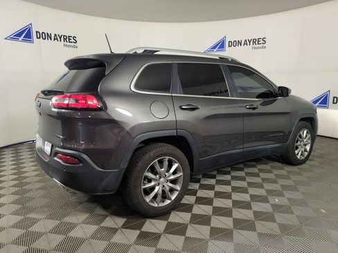 Used 2018 Jeep Cherokee Limited AWD/4WD image 7