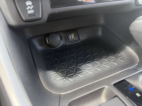 Used 2025 Toyota RAV4 XLE FWD image 25