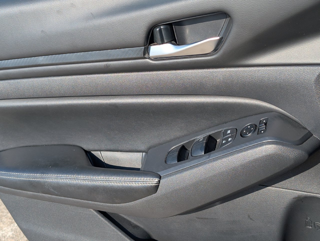 Used 2025 Nissan Altima 2.5 SV AWD/4WD image 24