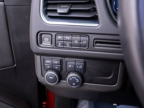 Used 2022 Chevrolet Tahoe Z71 image 24