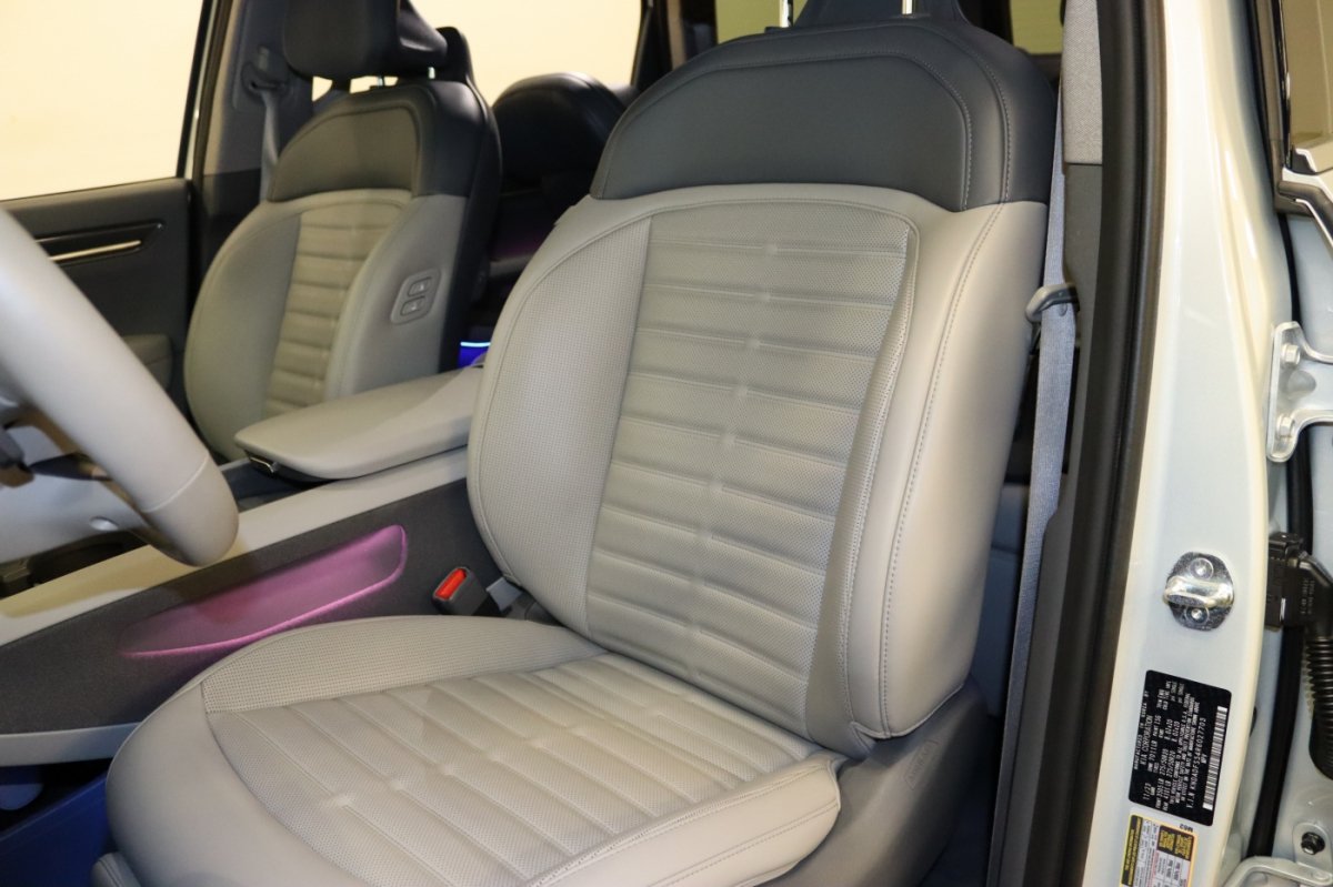 Used 2024 Kia EV9 Land AWD/4WD image 4
