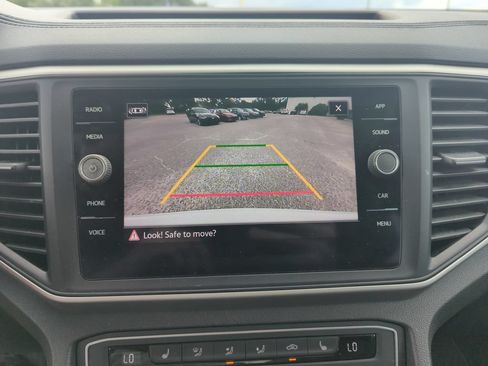 Certified 2021 Volkswagen Atlas Cross Sport SE FWD image 26