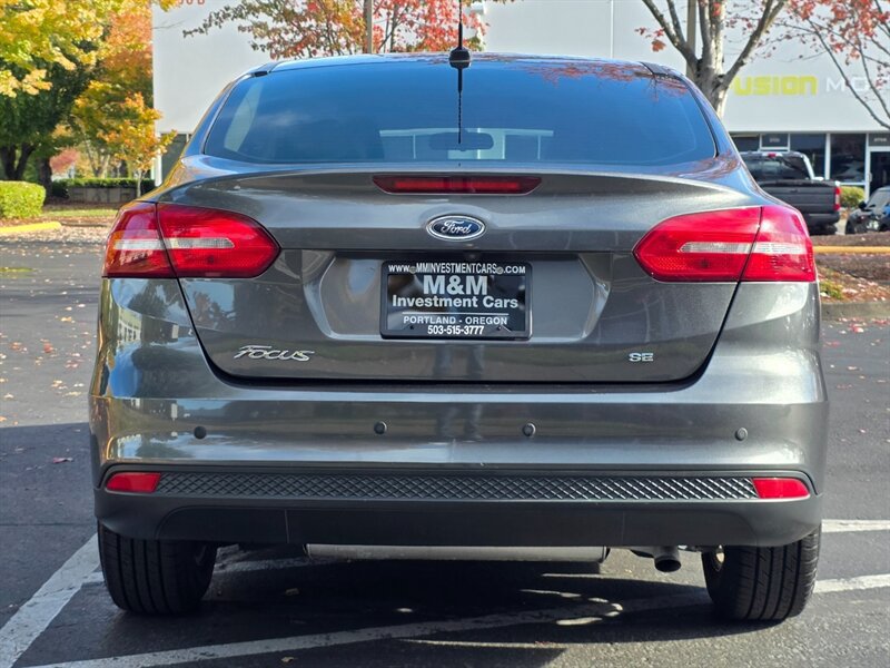 Used 2018 Ford Focus SE w/ Cold Weather Package FWD image 6