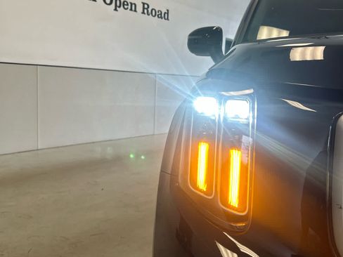 Used 2024 Kia Telluride LX AWD/4WD image 9