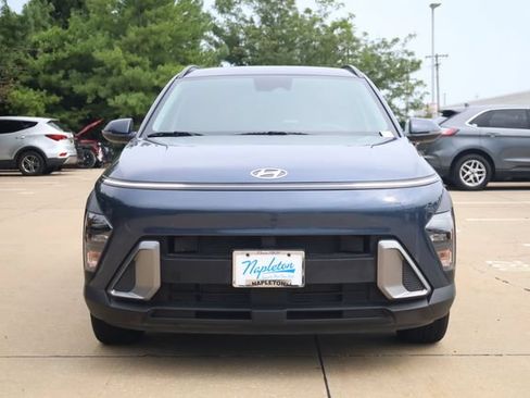 Certified 2025 Hyundai Kona SEL FWD image 3
