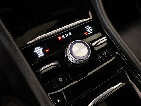 Used 2023 Jeep Grand Cherokee L Summit w/ Luxury Tech Group V image 9