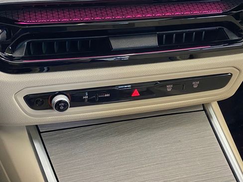 Used 2025 BMW 330i xDrive Sedan w/ Convenience Package image 27