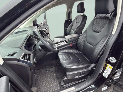 Certified 2024 Ford Edge Titanium AWD/4WD image 17