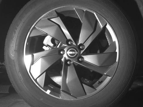 Used 2025 Nissan Rogue SV FWD image 15