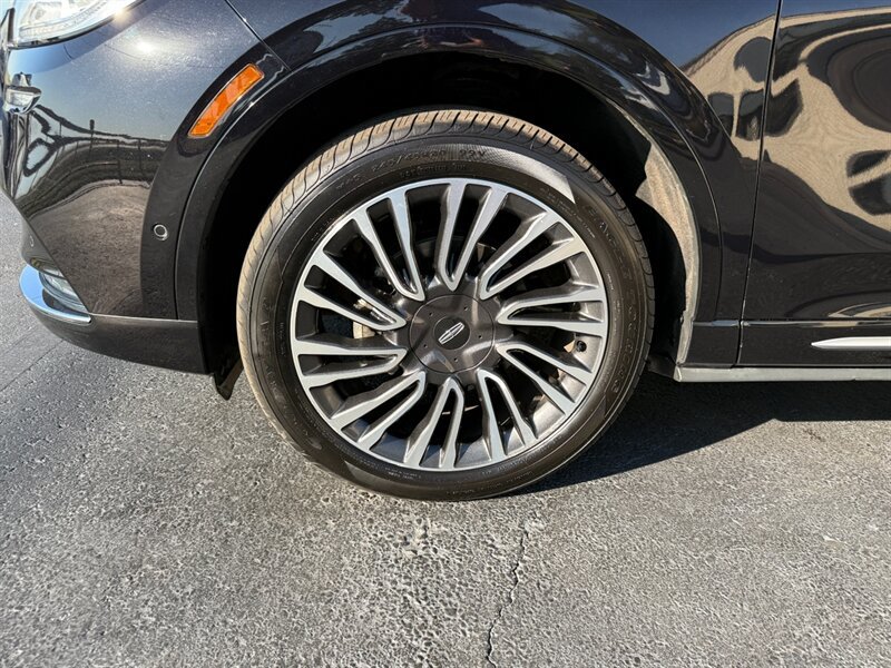 Used 2020 Lincoln Corsair Reserve w/ Equipment Group 202A AWD/4WD image 26