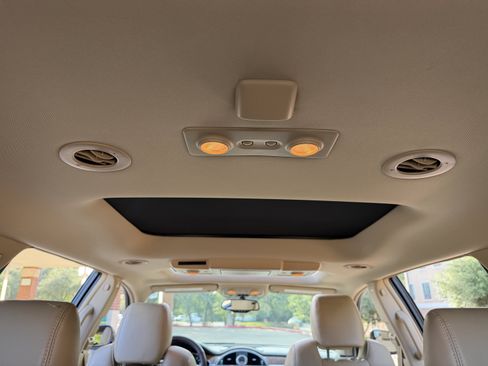 Used 2008 Buick Enclave CXL w/ Entertainment Package #2 FWD image 18