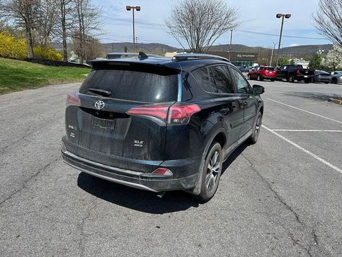 Used 2018 Toyota RAV4 XLE image 7