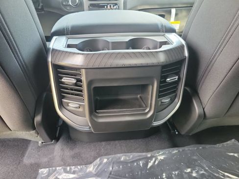New 2026 RAM 1500 Express AWD/4WD image 9