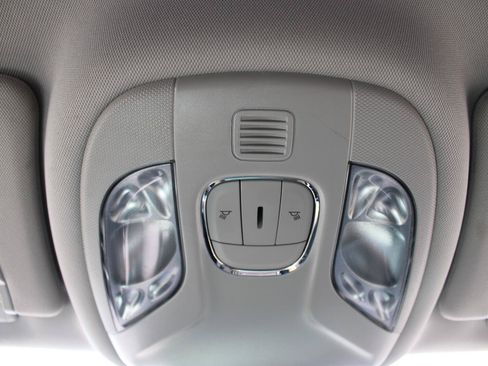 Used 2022 Jeep Compass Latitude AWD/4WD image 17