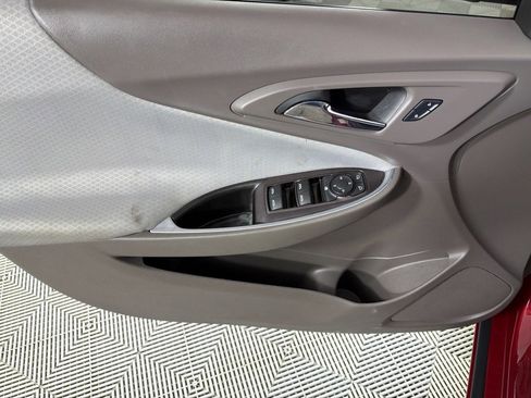 Used 2016 Chevrolet Malibu LT image 10