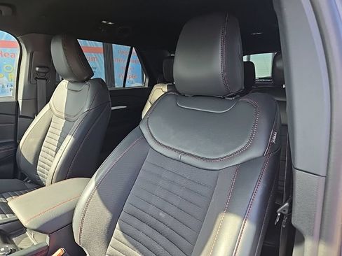 Used 2025 Ford Explorer ST-Line AWD/4WD image 35