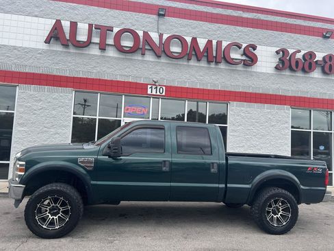Used 2010 Ford F250 Harley-Davidson AWD/4WD image 3