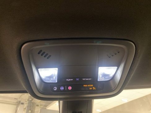 Certified 2022 Chevrolet Traverse LS image 18