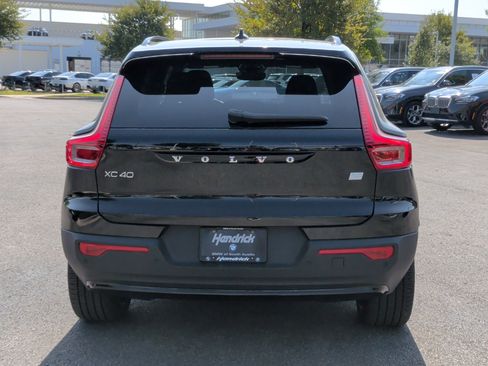 Used 2024 Volvo XC40 Recharge Ultimate w/ Protection Package Premier image 12