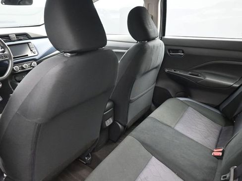 Used 2025 Nissan Versa SV image 2