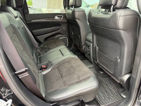 Used 2019 Jeep Grand Cherokee SRT w/ Trailer Tow Group IV AWD/4WD image 13