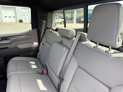 Used 2025 Chevrolet Silverado 1500 LTZ w/ LTZ Premium Package AWD/4WD image 14