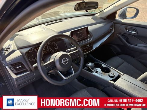 Used 2024 Nissan Rogue SV image 11