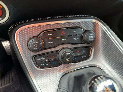 Used 2015 Dodge Challenger SRT Hellcat image 22