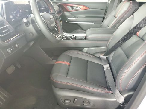 New 2026 Chevrolet Traverse RS w/ LPO, Floor Liner Package FWD image 11