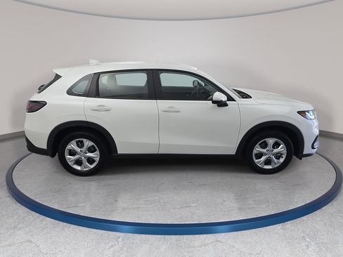 Used 2025 Honda HR-V LX image 4
