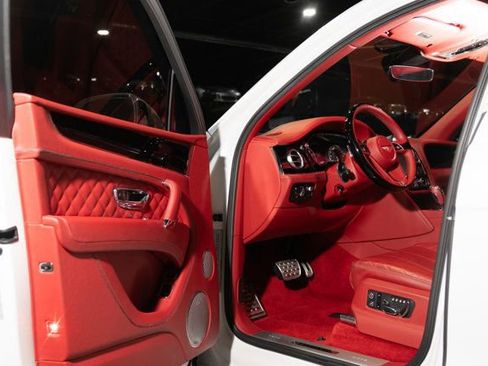 Used 2019 Bentley Bentayga image 33