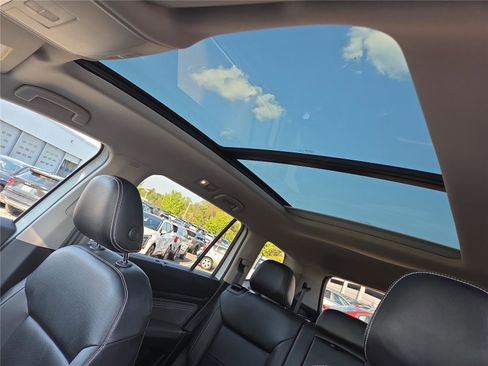 Used 2022 Volkswagen Atlas SEL image 25