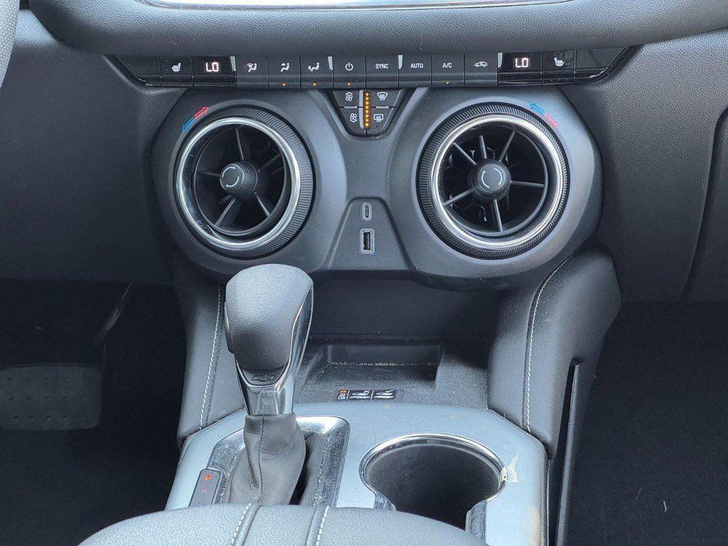 Used 2024 Chevrolet Blazer LT w/ Convenience Package FWD image 17