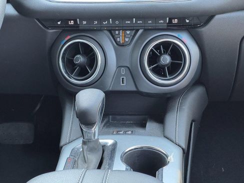 Used 2024 Chevrolet Blazer LT w/ Convenience Package FWD image 17