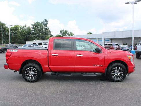 Used 2021 Nissan Titan SV w/ SV Convenience Package AWD/4WD image 11