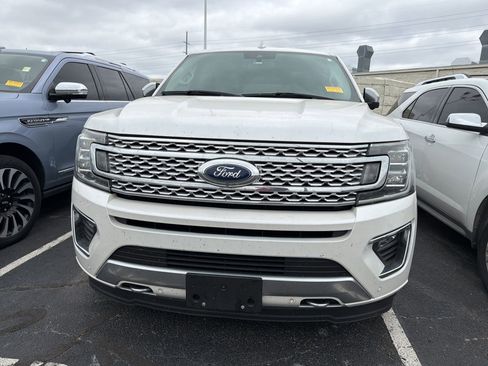 Used 2019 Ford Expedition Platinum image 2