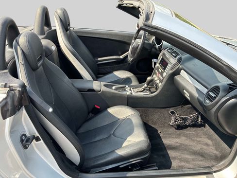 Used 2007 Mercedes-Benz SLK 350 image 9