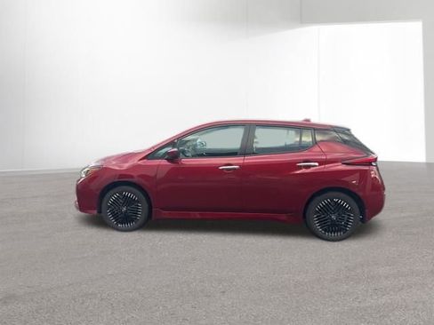 Certified 2025 Nissan Leaf SV Plus image 2