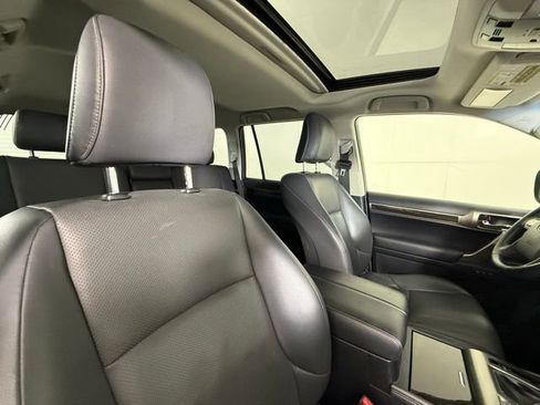 Used 2015 Lexus GX 460 AWD/4WD image 32
