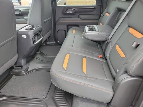 New 2026 GMC Sierra 2500 AT4 w/ AT4 Premium Plus Package AWD/4WD image 8