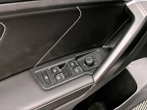 Used 2023 Volkswagen Tiguan SE FWD image 36