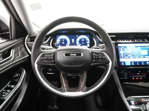 Certified 2023 Jeep Grand Cherokee Limited w/ Black Appearance Package image 20