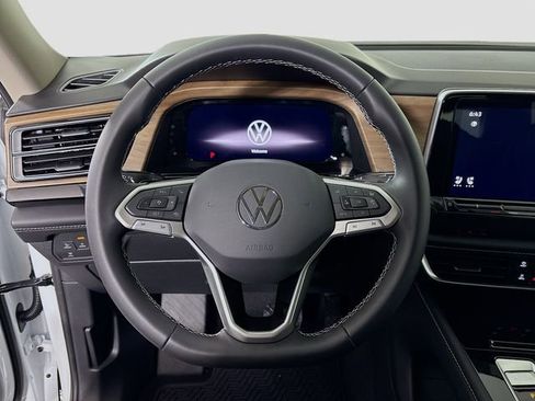 New 2026 Volkswagen Atlas SE image 11